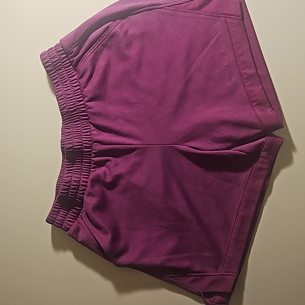 Girls Athletic Shorts M (7-8)